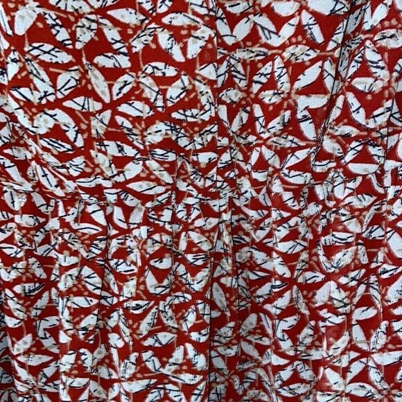 Red Floral Off the Shoulders Dress Size: M - Picture 6 of 8